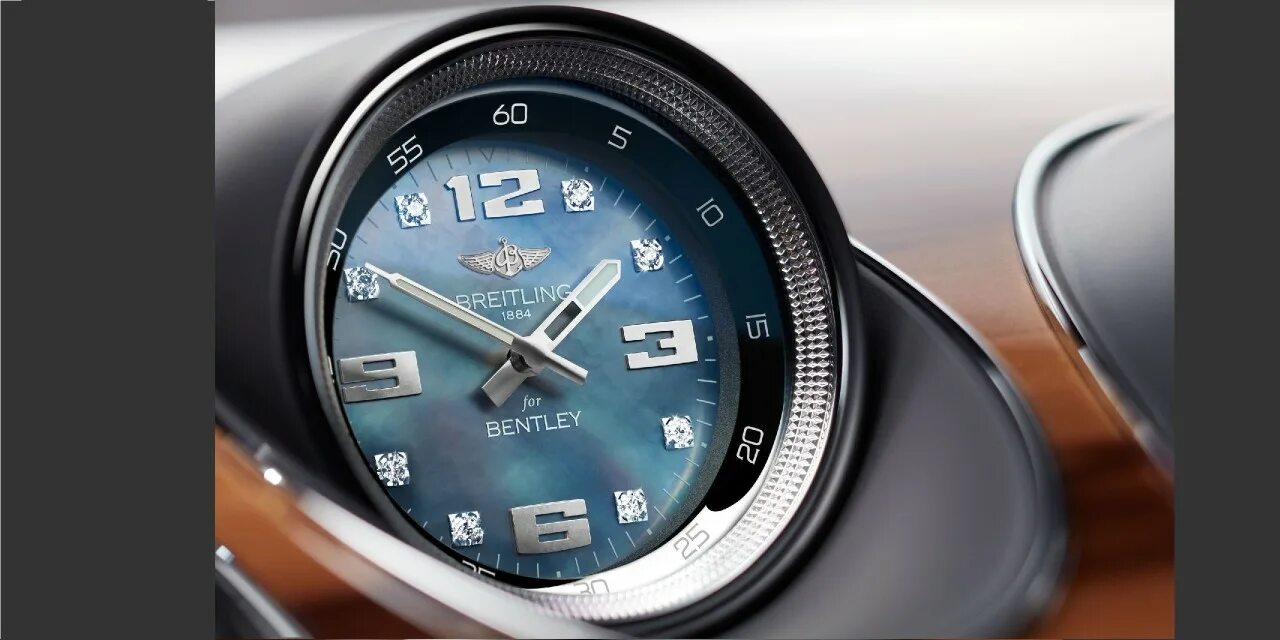 70 км в часах на машине. Bentley Bentayga Breitling Clock. Часы Bentley Bentayga. Часы Брайтлинг в Бентли Бентайга. Часы Breitling в Бентли машине.