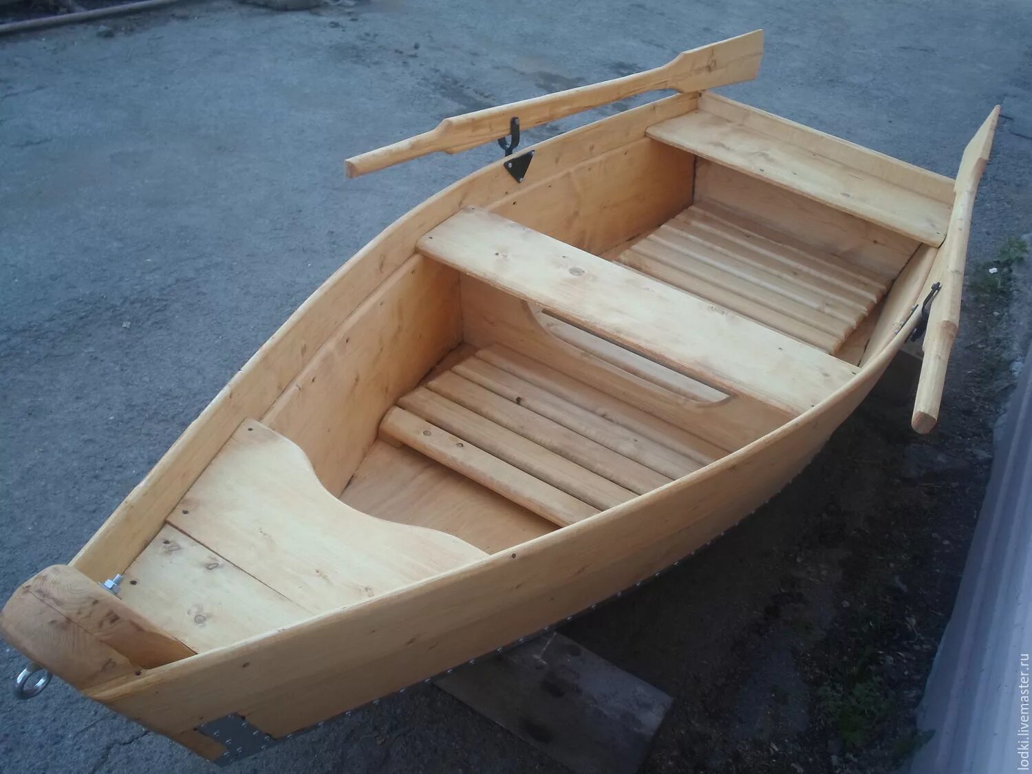 Лодка из дерева. Лодка из дерева. Лодка кижанка. Лодка из дерева. Лодка плоскодонка каноэ.