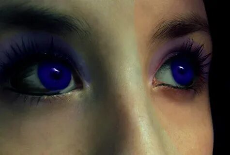 Blue eye twinkle
