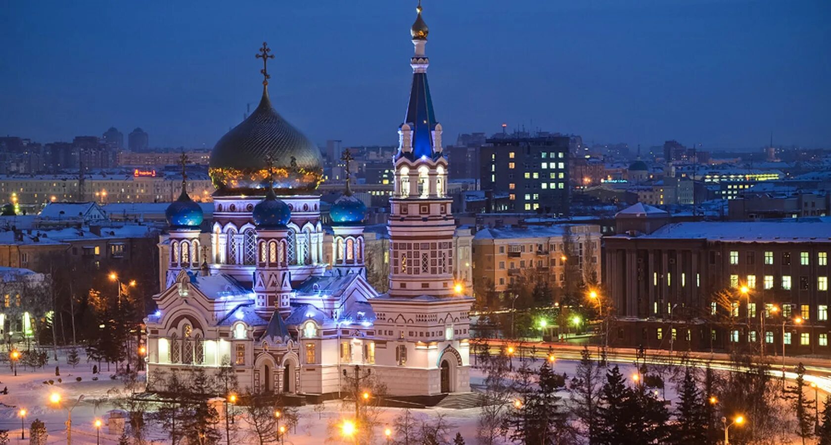 Высоко омск. Соборная площадь Омск. Омск Соборная площадь ночью. Зимний ночной Омск. Соборная площадь Омск зима.