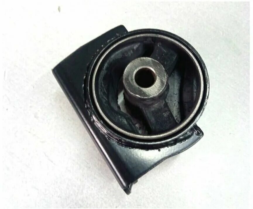 Geely 1064001148 подушка двигателя. Geely 1064001145. 8. Опора двигателя geely emgrand x7. 8.