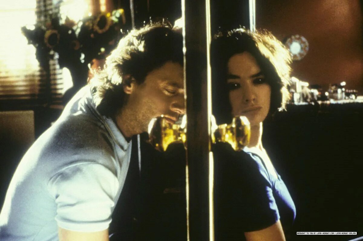 Человек с дождем в ботинках 1998. Человек с дождем в ботинках фильм 1998. Человек с дождем в ботинках фильм постер. Человек с дождем в ботинках фильм 1998. Человек с дождем в ботинках 1998.