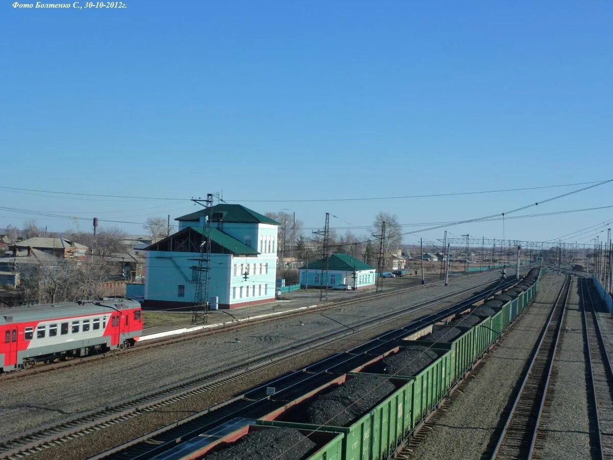 Станция Каргат Новосибирской области. Вокзал Каргат Новосибирская область. ЖД станция Каргат. Старый вокзал города Каргат.