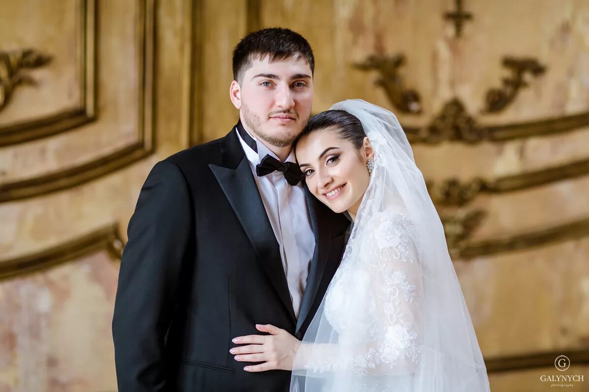 Замуж за русского. Цыганская свадьба коля и радха. Узбечка замуж за русского. Tuylar muborak. Узбечка женюсь на русском.