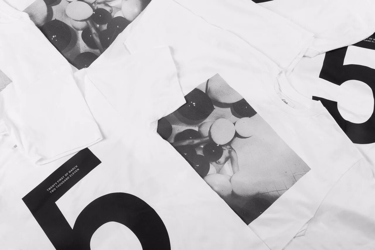 Песня house of balloons glass table girls. The Weeknd House. House of Balloons. House of Balloons weekend. House of Balloons обложка.