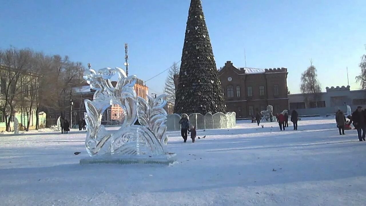 Зимний минусинск. Здания минусинска зимой. Минусинск здание администрации. Зимний минусинск. Минусинск елка соборная площадь.