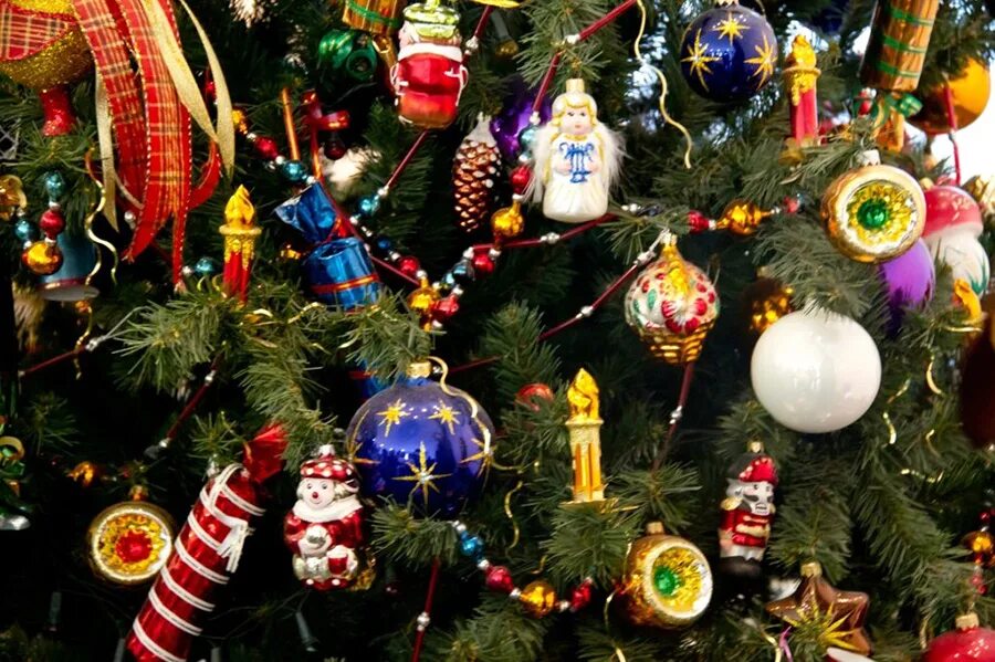 Советские игрушки на елку. Наряжаем елку советскими игрушками. Наряжаем елку советскими игрушками. Елка с игрушками. Старые новогодние игрушки.