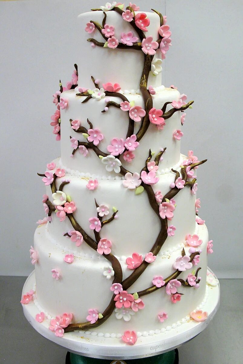 Торт сакура. Свадебный торт с сакурой. Торт с веточкой Сакуры. Свадебный торт в японском стиле.