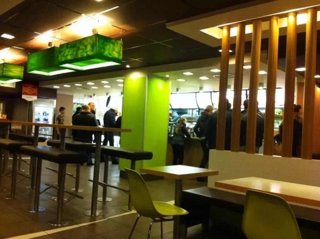 Макдональдс москва. Mcdonalds о компании. Макдоналдс в сипайлово уфа. Макдональдс карусель. Макдональдс карусель.
