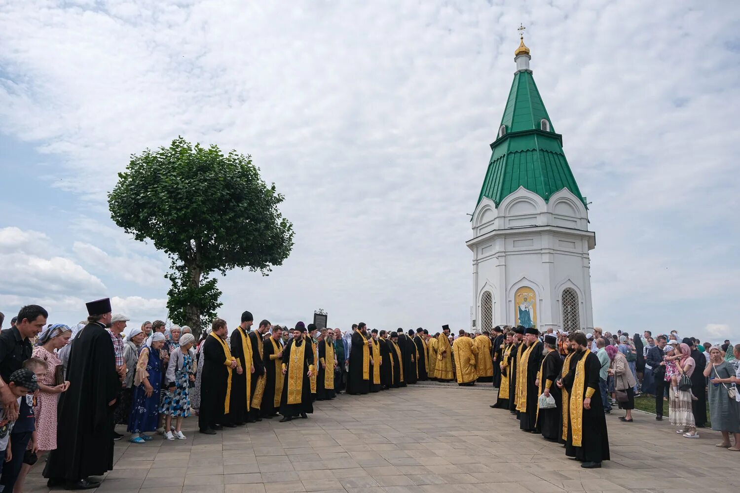 Крестный ход апрель 2024. Крестный ход в Красноярске. Крестный ход Сергия Радонежского в Севастополе.