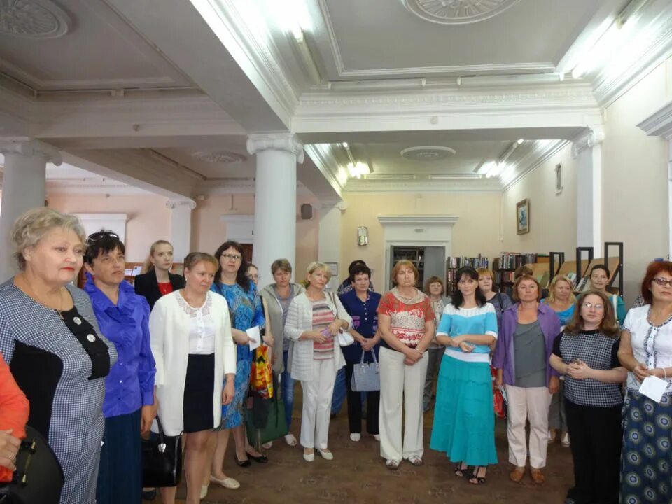 Бонуб им тютчева. Библиотека брянск. библиотека имени тютчева брянск юбилей.
