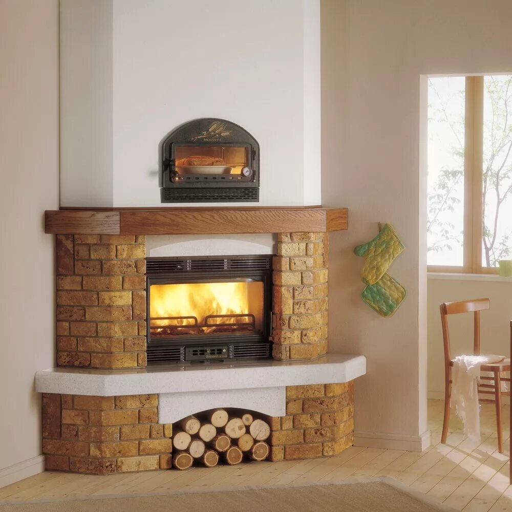 Kaminy pech. Итальянские камины palazzetti. Камин в деревянном доме. Печь камин булерьян. Облицовка камина плиткой.