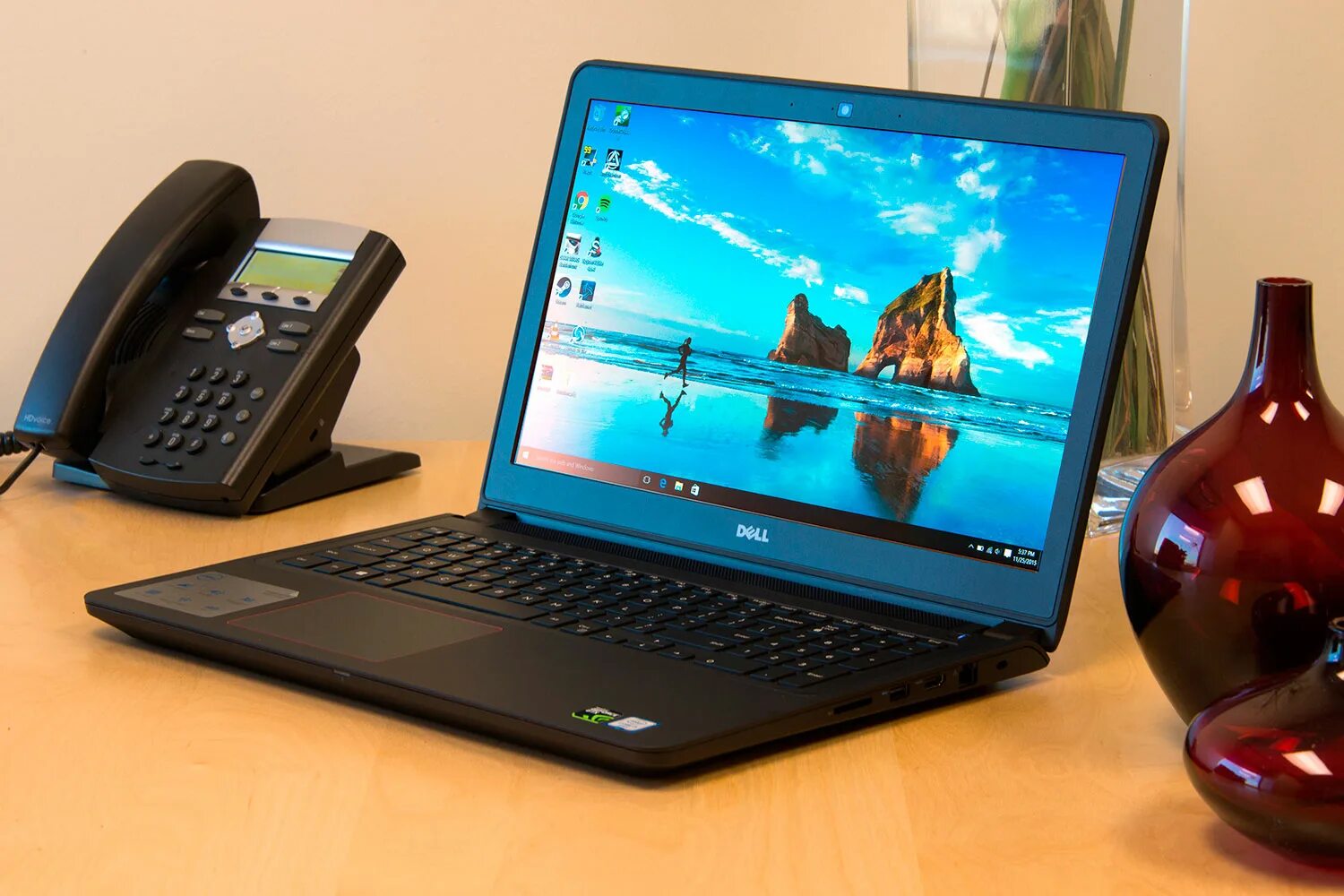 Dell Inspiron 2015. Ноутбук б/у. Ноутбук 2015. Ноутбуки много.