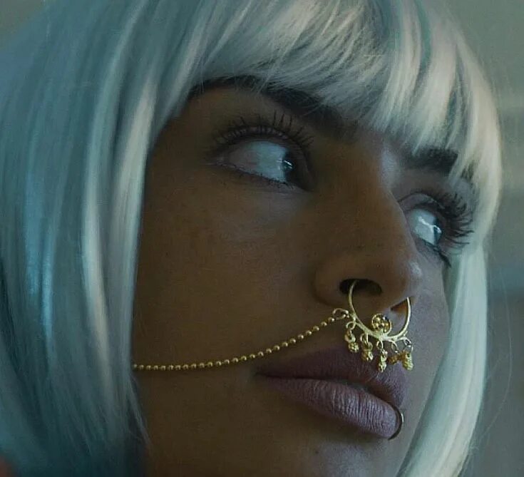 Pablo vittar madonna. Pablo vitar арт. Севдализа нидерландская певица. Sevdaliza клип. Иранская певица sevdaliza.