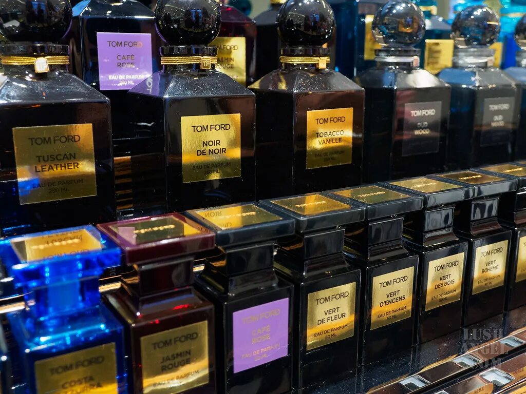 Tom Ford Fragrance. Коллекция ароматов Tom Ford. Коллекция том Форд Парфюм. Tom Ford витрина духов. Том форд духи золотое яблоко