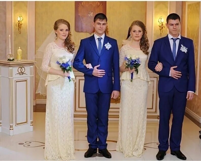 Вышла замуж за близнецов. Свадьба близнецов. близнецы женились на близняшках. близнецы поженились. близнецы поженились на близнецах.