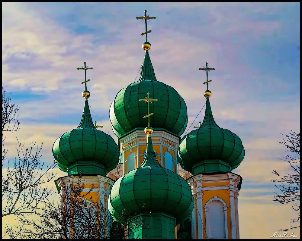 кемерово золотые купола церковь. зеленые купола софий собор. церковь святой троицы челябинск. церковь зелёные купола челябинск. собор святой троицы зеленый купол.