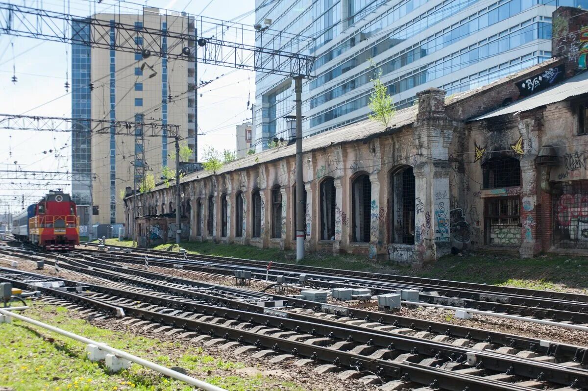 Вагонное депо Курского вокзала. Заброшенное депо Курского вокзала. Депо вокзала в Курске. Заброшенное депо Курская. Вагонный дом