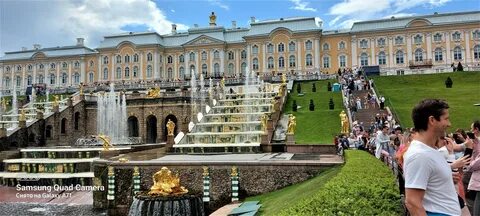 Сколько человек посещают петергоф