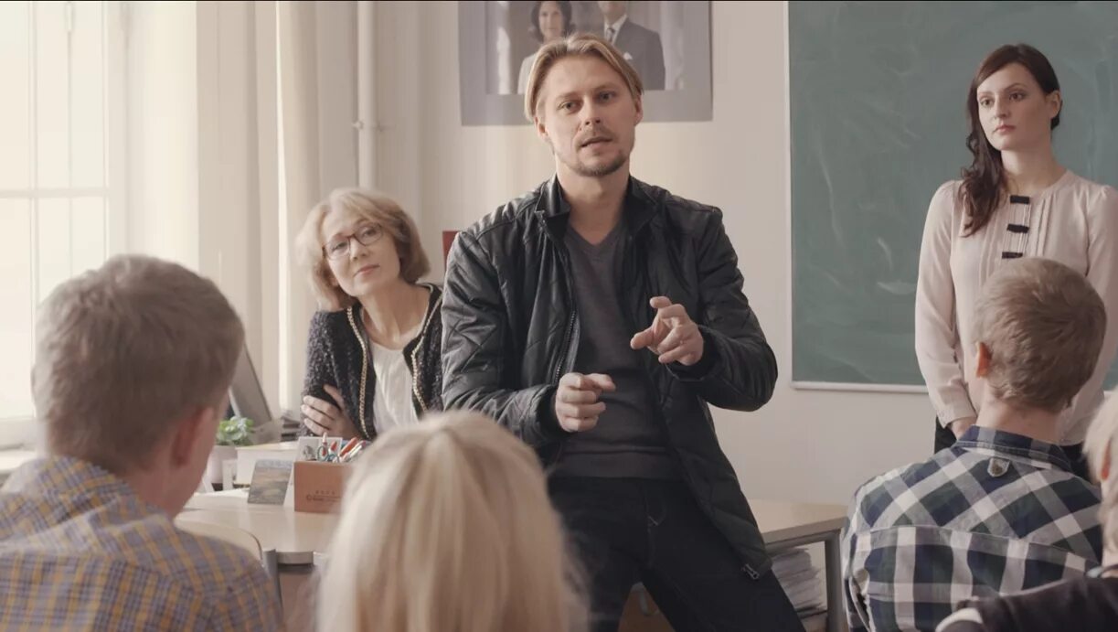 режиссер кристофер нолан фильмы. нулевая точка фильм корейский. режиссер точку. точка кипения фильм 2020. дарья мороз в фильме точка.