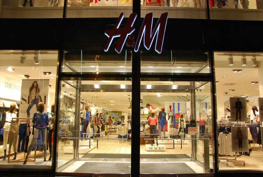 Одежда фирмы h&m. Бренд h m. Одежда фирмы h&m. Эйч энд эм магазины в москве. Магазин эйч энд эм.