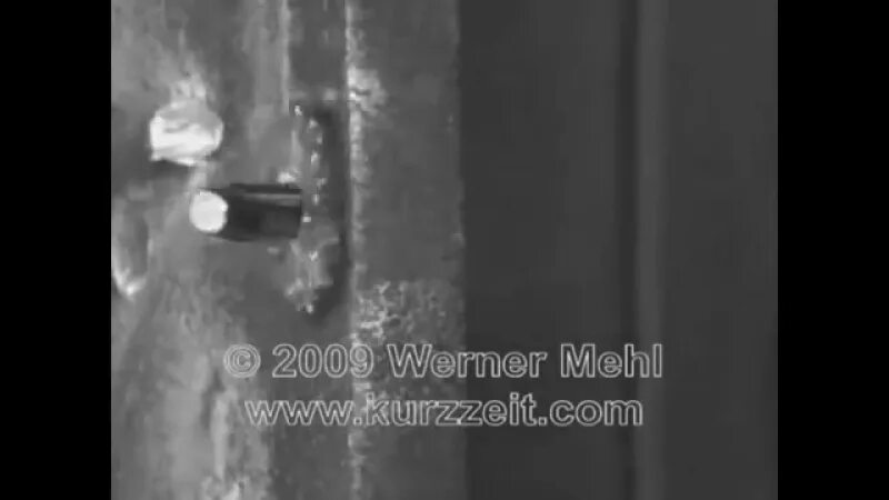 Пуля попадает в брусок. Формула скорости баллистического маятника. Летящая пуля попадает в мешок. Летящая пуля попадает в мешок. Летящая пуля попадает в мешок.