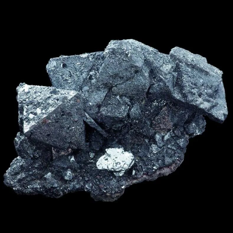 Пирит камень урал. Корунд хит остров. Магнитный железняк минерал. Какой минерал добывают только в карелии. Минералы в карелии шунгит.