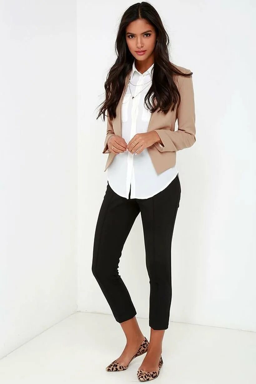 Белая кофта черные штаны. Офисный стиль. Офисный стиль для девушек. Повседневный деловой стиль для женщин. Стиль деловой Кэжуал для женщин.