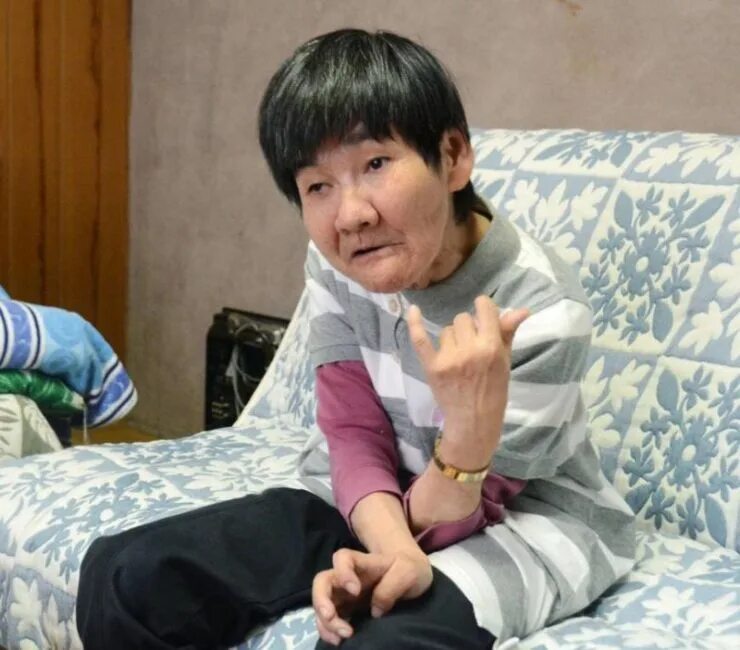 Человек в маске медицинской япония. Япония карантин коронавирус. Болезнь японцев. Минамата болезнь минамата. Пандемия covid-19 япония.