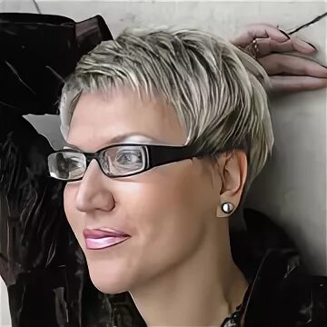 Абрамова е в