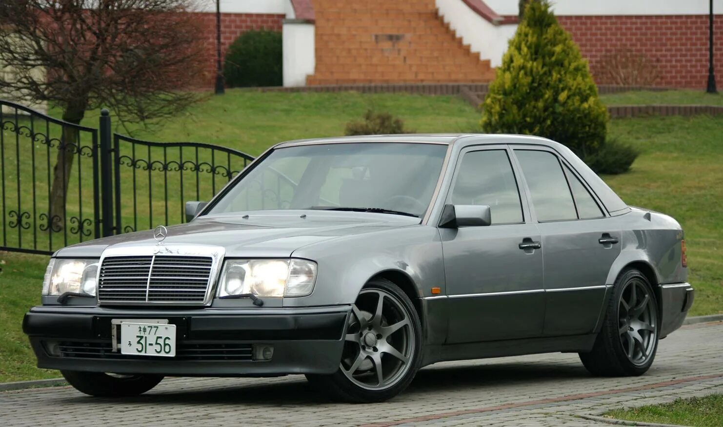 Е 500 3. Мерседес w124 500. Mercedes-Benz w124 e500 1992. Мерседес w124 e500. Мерседес 124 e500.