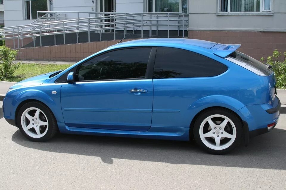Фф2 3. Форд фокус 2 рестайлинг хэтчбек. Ford focus rs 2009. Ford focus 2008 хэтчбек. Ford focus 2 хэтчбек.