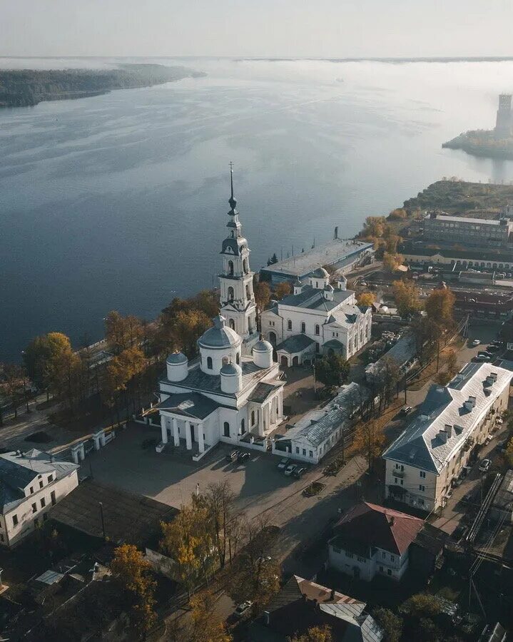 Города ивановской области на волге. Кинешма Ивановская область. Кинешма города на Волге. Город Кинешма в Ивановской. Кинешма Волга.