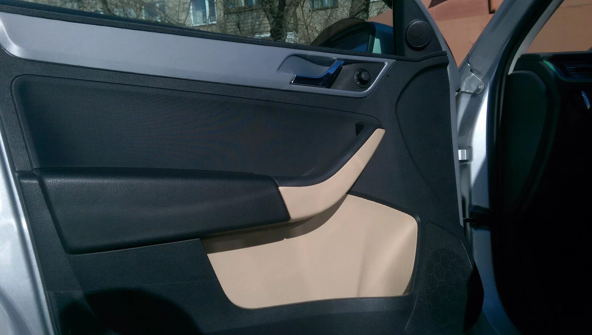 Двери шкода рапид 2025. Дверная карта skoda rapid. карта двери skoda rapid. накладки обшивка skoda rapid. дверная карта skoda rapid 2.