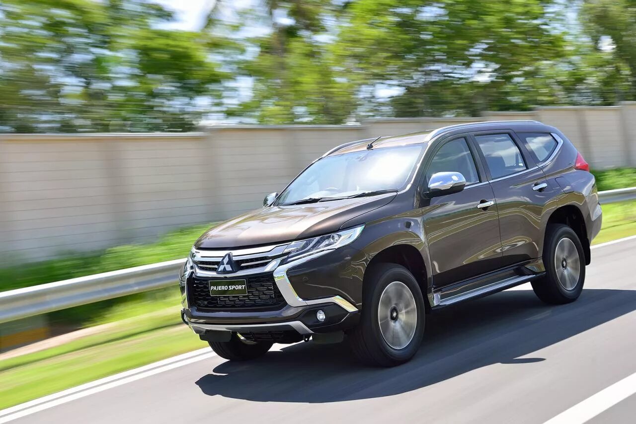Pajero sport 0. Mitsubishi pajero sport. Pajero sport 3. Митсубиси паджеро 2016. Митсубиси паджеро спорт 2022 года.