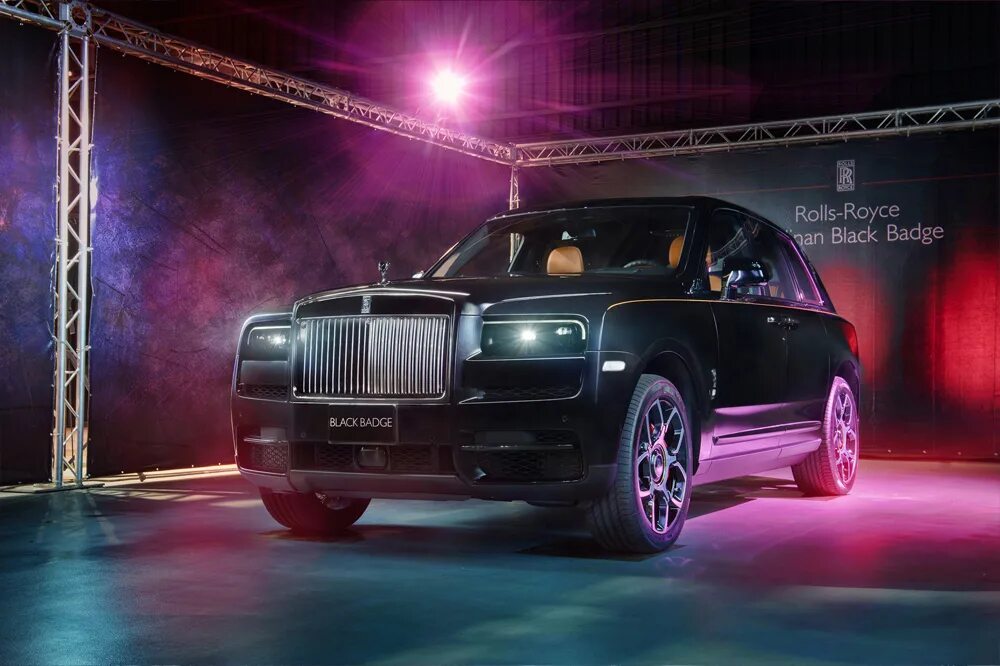 Акума роллс ростов. Роллс Ройс Куллинан. Rolls Royce Cullinan Black badge. Rolls Royce Cullinan черный. Rolls Royce Cullinan Давидыча.