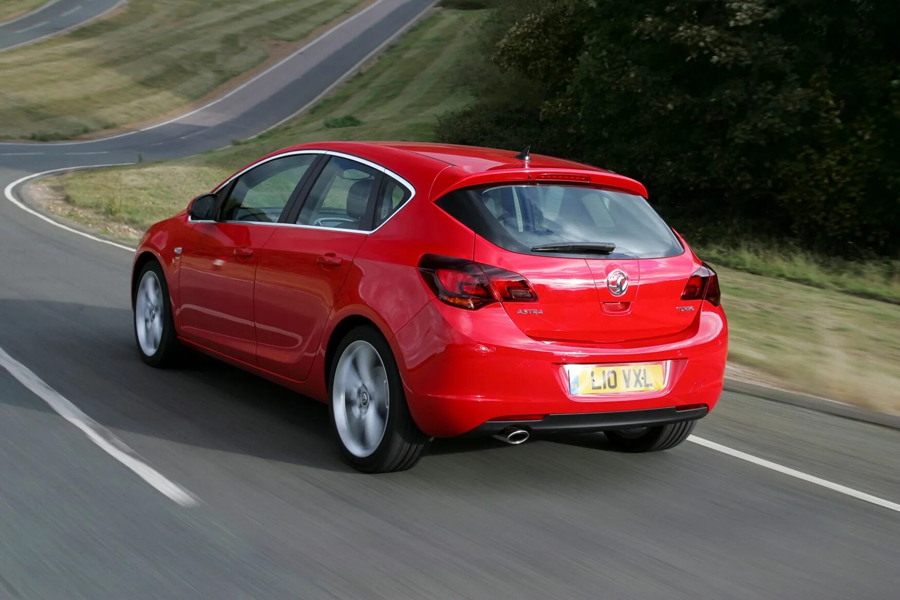 Opel Astra j 2015. Opel Astra 2015. Opel Astra 2015 хэтчбек. Двигатель опель хэтчбек