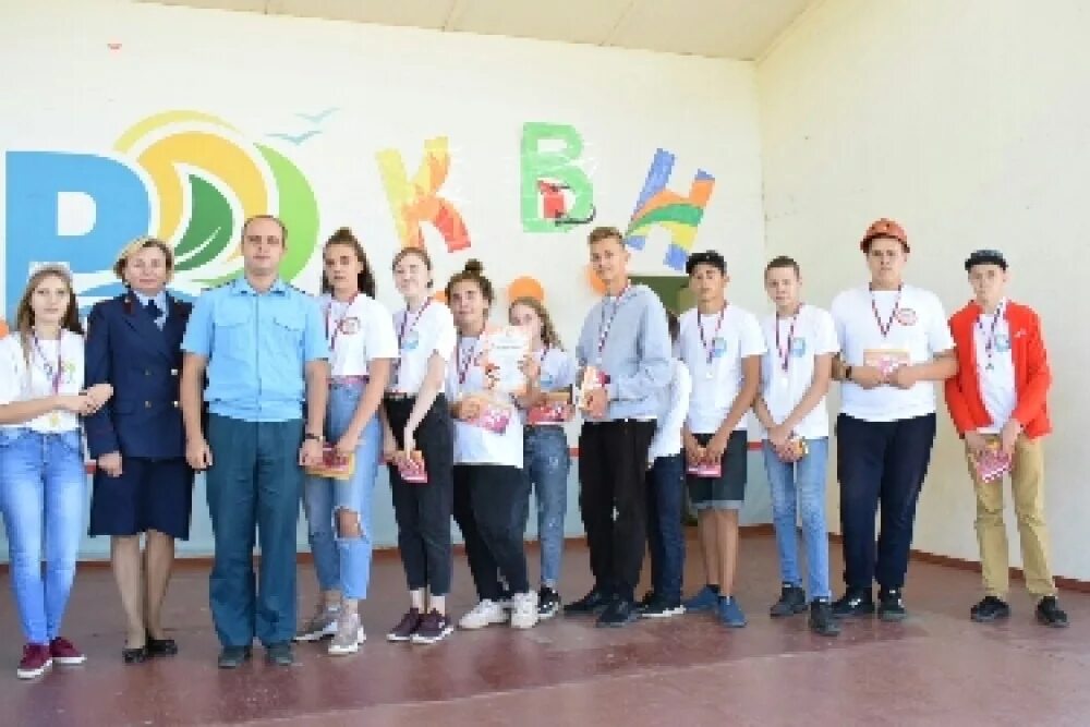 Детский лагерь родник город новотроицк. Лагерь родник плюс пешки. Лагерь чайка новотроицк. Детский оздоровительный лагерь родник новотроицк. Лагерь родник новотроицк 2022.