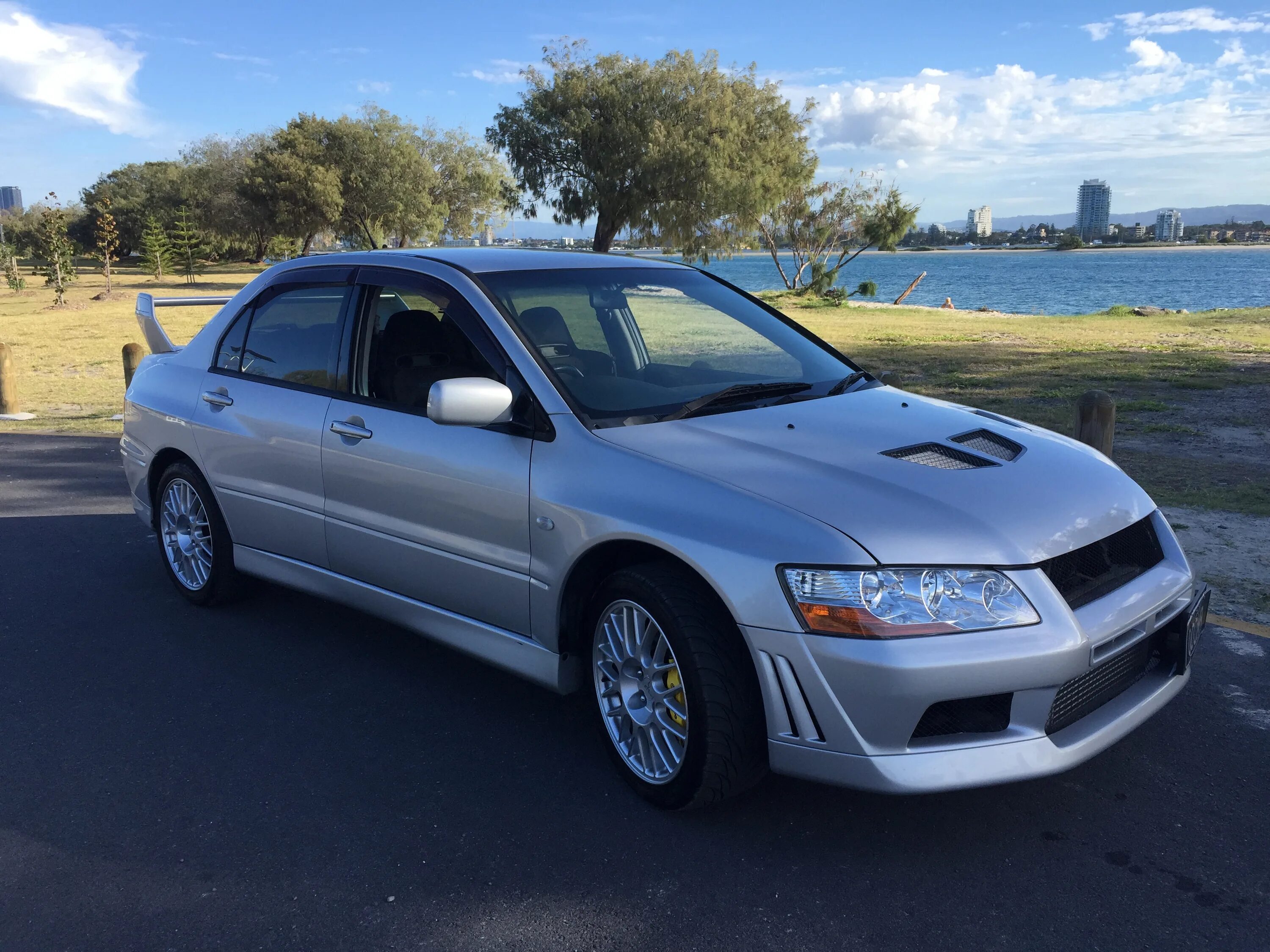 Митсубиси галант 2001 год. Мицубиси 2001. митсубиси 2001 года. mitsubishi lancer evolution. митсубиси 2001 года модели.