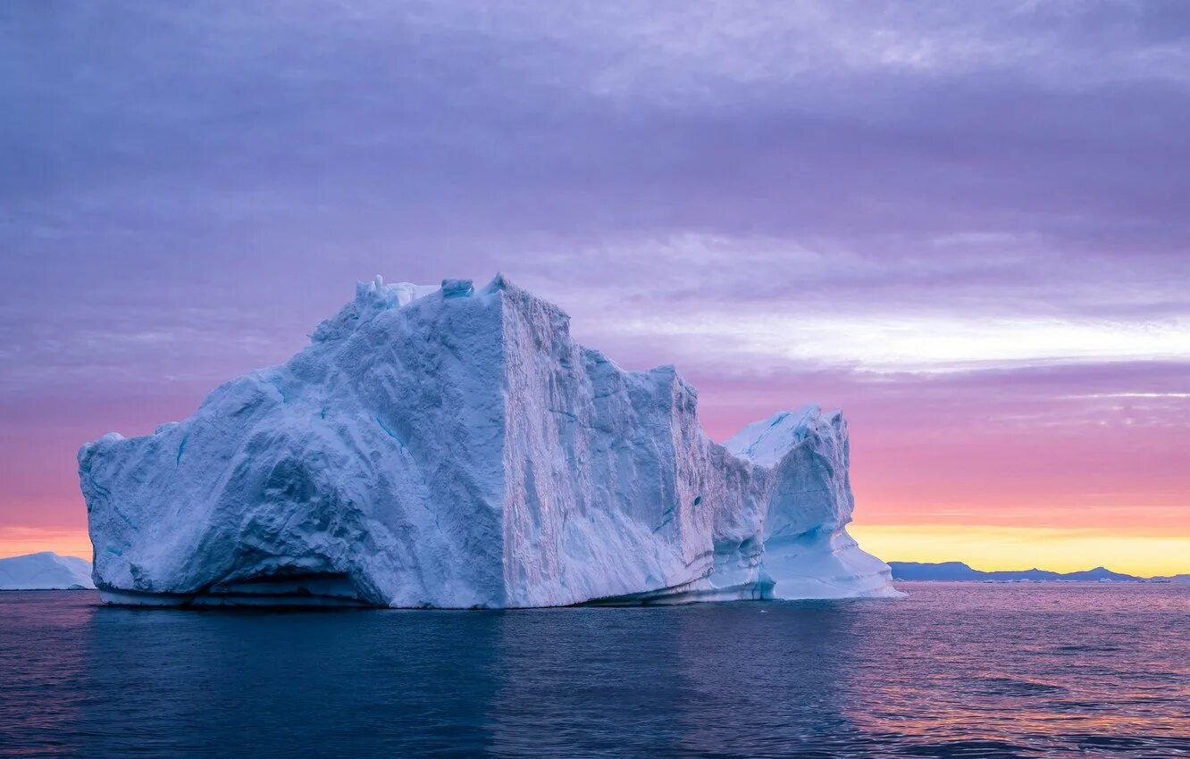 Ледяные горы значение. Iceberg. айсберги в атлантическом океане. антарктида. ледяные горы.