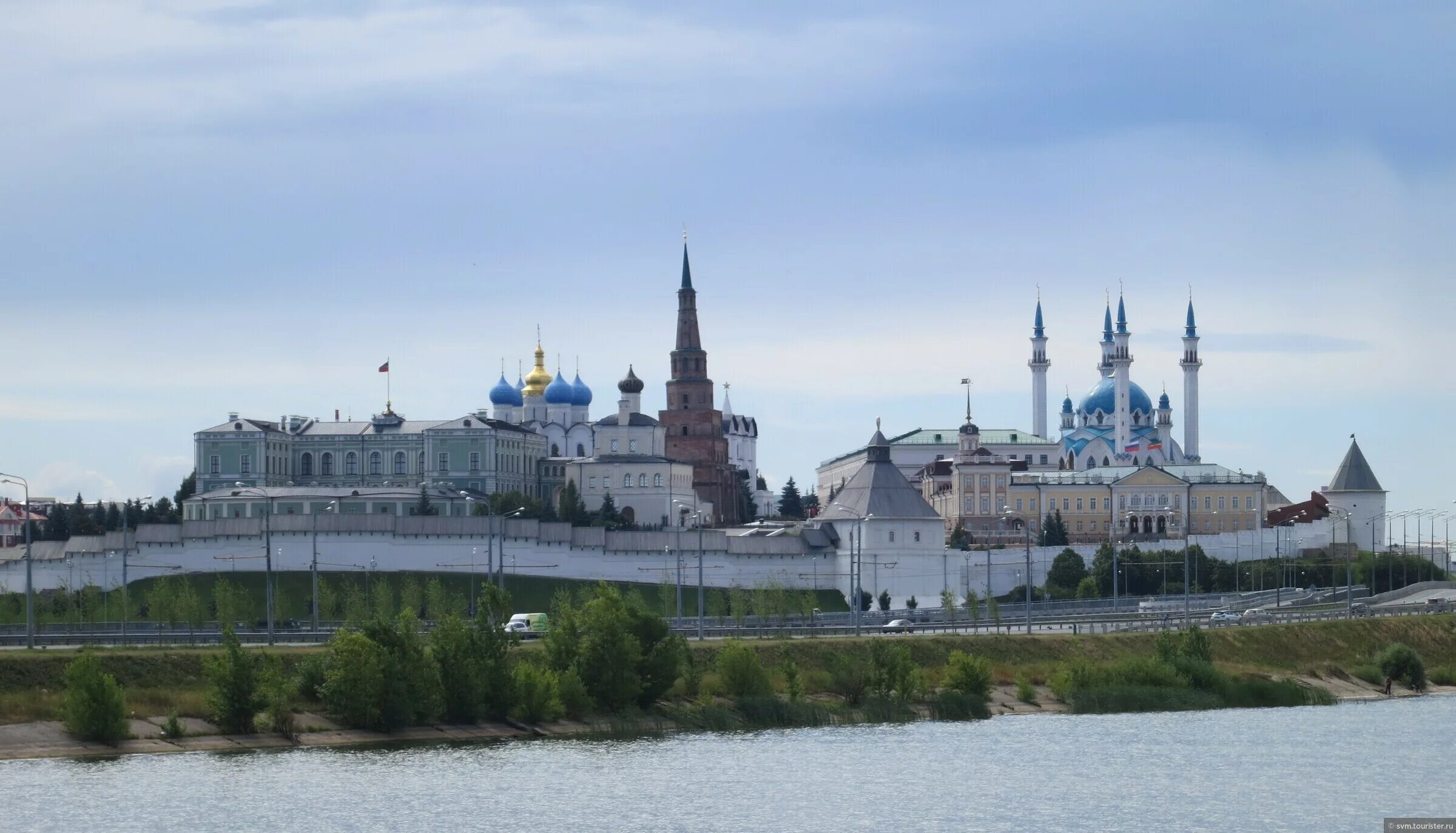 Казань 3 июня. Екатеринбург третья столица. Казань третья столица России. Кремлевская набережная Казань прогулка. Кремлевская набережная 1/9 с 8.