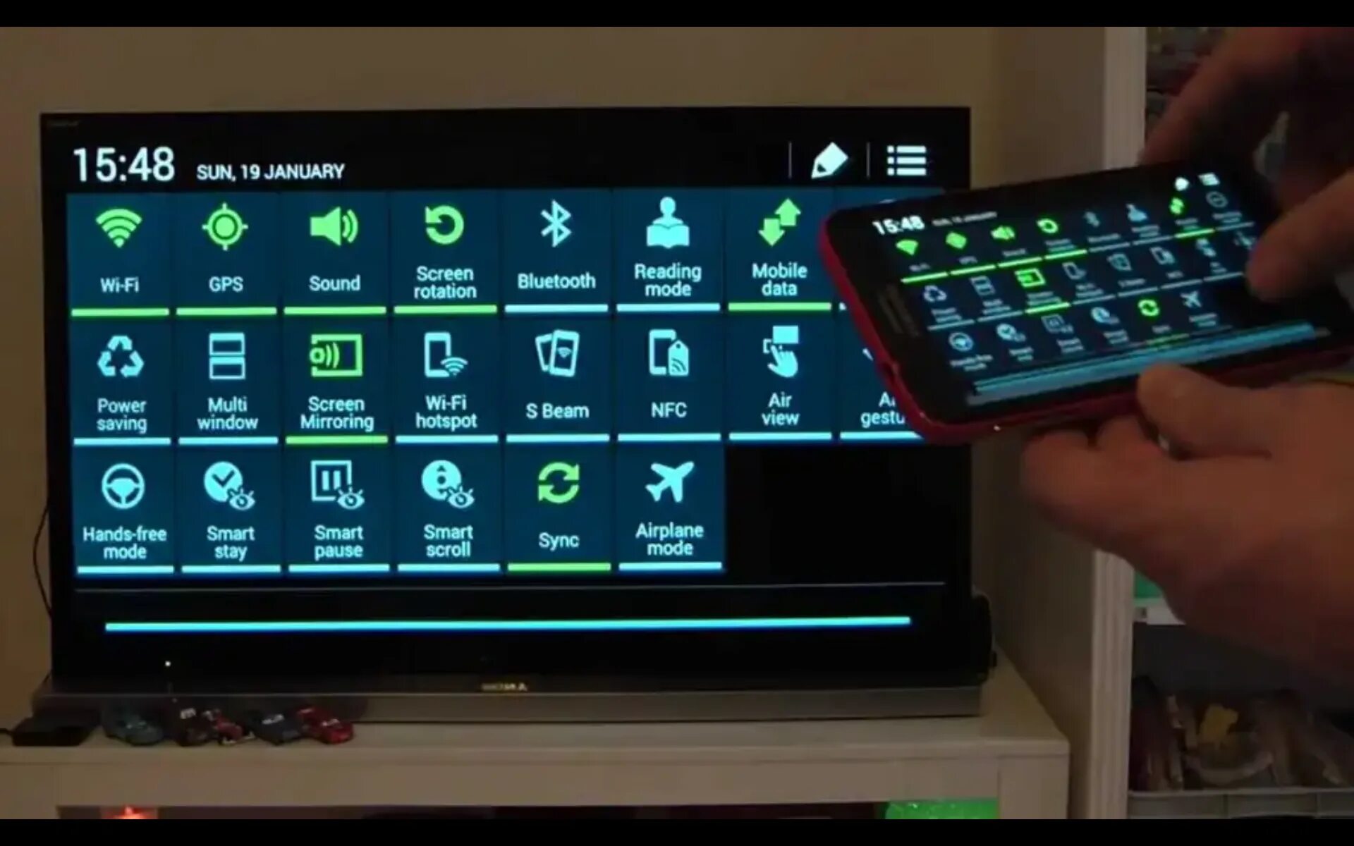 Экран андроид тв на телефоне. Телевизор Samsung Screen Mirroring. Miracast Samsung Smart. Screen Mirroring TV Cast Samsung. Функция Screen Mirroring.