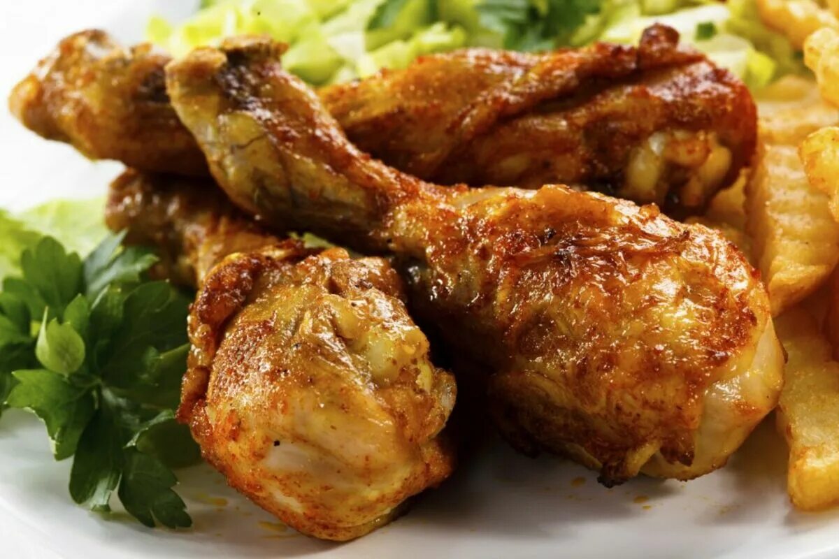 Фото вкусной курицы. Куриные ножки. Куриные окорочка в духовке с хрустящей корочкой. Голень куриная в духовке с хрустящей корочкой. Жареная куриная ножка.