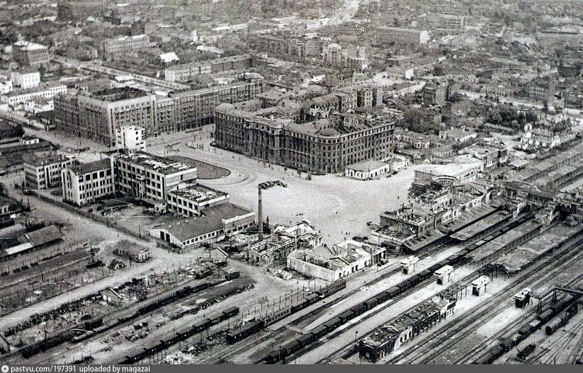 Численность харькова до войны. Харьков 1941-1943. Харьков оккупация 1941. Харьков вокзал 1941. Новосибирск 1943.