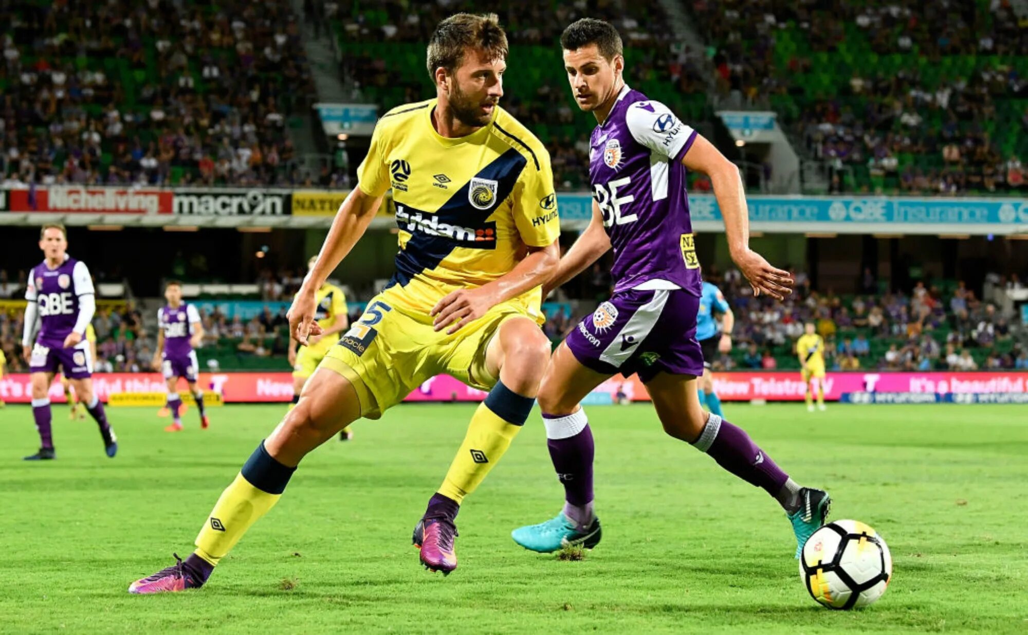 Фк сидней глори. ФК централ Кост Маринерс. Mark Bosnich Central Coast Mariners. ФК централ Кост Маринерс эмблема. Сентрал-Кост город.