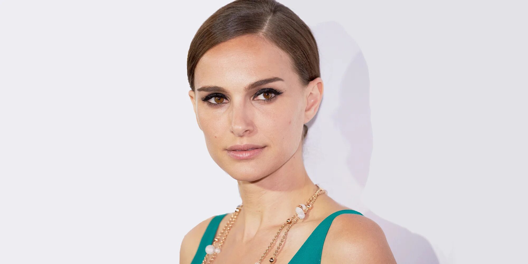 натали портман с длинными волосами. портман. натали портман. натали портман. натали портман с короткой стрижкой.