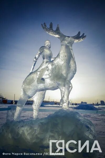 Городок якутск. Ледовый парк якутск. ледяной парк город якутск. ледяной городок в якутске. 202 мкр якутск ледовый парк.