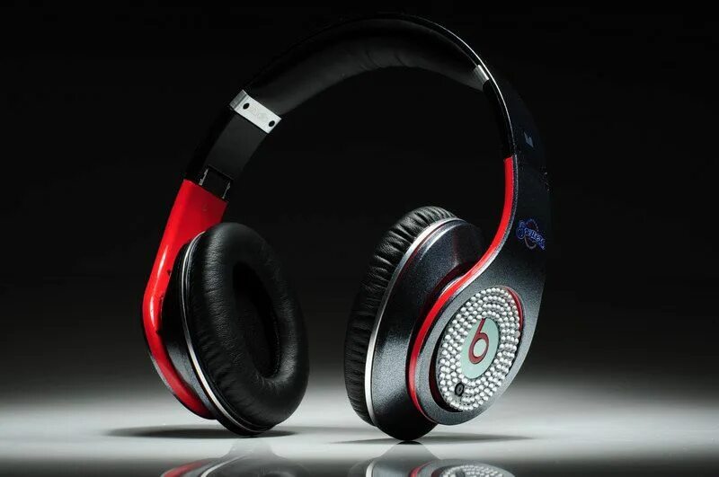 Какие крутые наушники. Beats by dre and graff diamonds наушники. graff diamonds beats by dr. dre наушники. dr dre наушники. наушники milwaukee.
