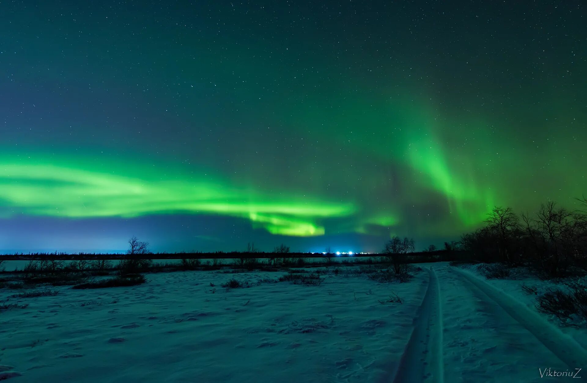 Северные сияния 5 ноября. Северное сияние иркутск. Билибино северное сияние. Магадан северное сияние. Ненецкий автономный округ северное сияние.