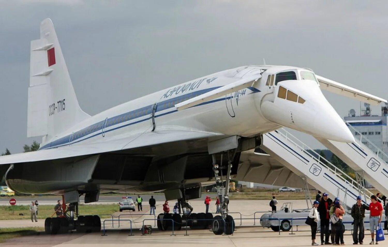 Ту сверхзвуковой пассажирский самолёт ту-144. Ту 144 и Конкорд. Советский сверхзвуковой пассажирский самолёт ту-144. Сверхзвуковой пассажирский самолёт Туполев 144. Сверхзвуковой самолет википедия